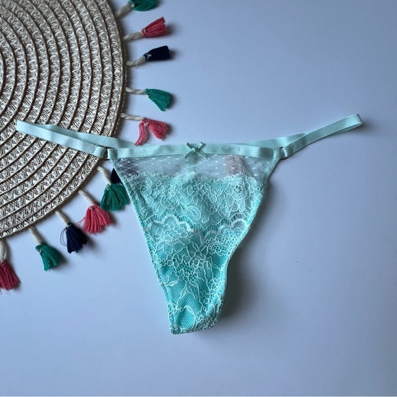 Victoria's Secret Dream Angels Lace & Mesh V-String Panty Crystal Water XS NEW - Picture 7 of 8